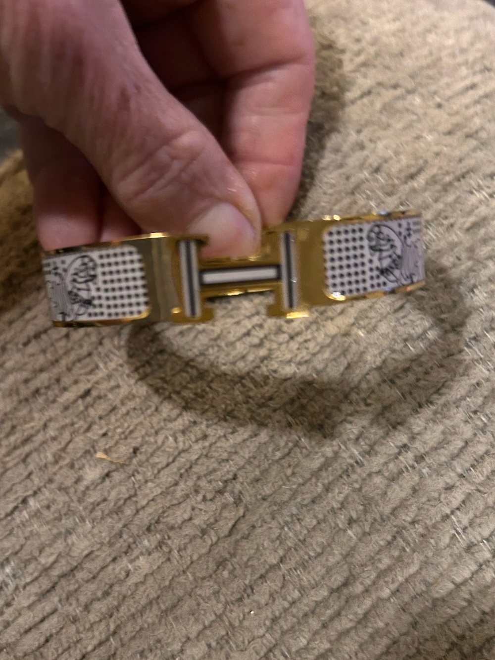 Fashion Jewelry Gold, white and black Bracelet Bangle